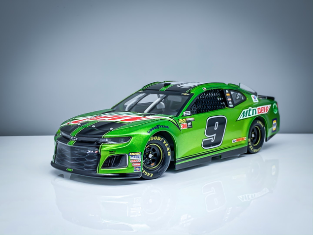 Illustration for article titled Chase Elliott`s 2018 Camaro